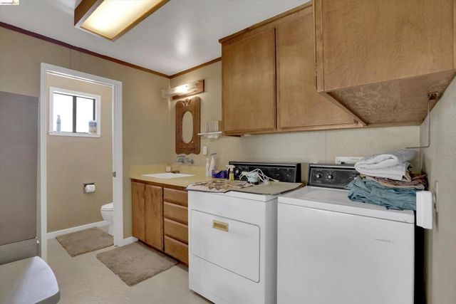 944 Sherman Ln, Oakley, CA 94561