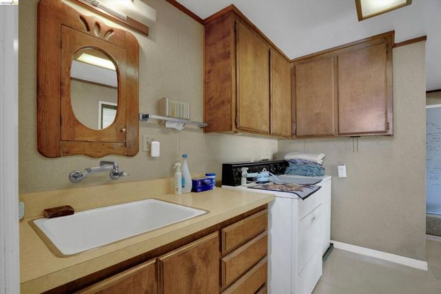 944 Sherman Ln, Oakley, CA 94561