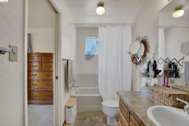 944 Sherman Ln, Oakley, CA 94561