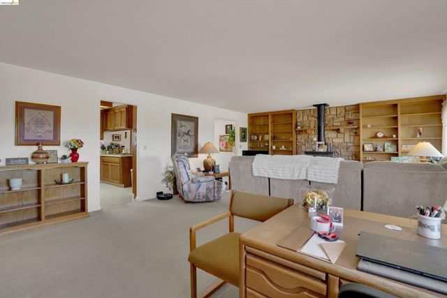 944 Sherman Ln, Oakley, CA 94561
