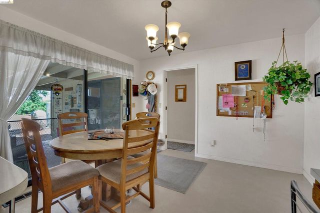 944 Sherman Ln, Oakley, CA 94561