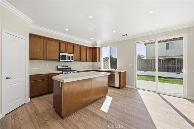 2722 Azalea Avenue, San Jacinto, CA 92582