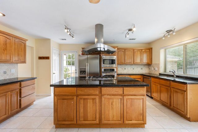 59 Fire Flicker Place, The Woodlands, TX 77381