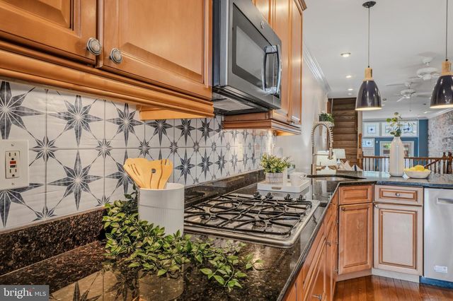 2417 SAINT PAUL ST, Baltimore, MD 21218