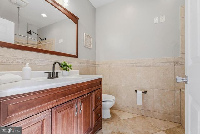 2417 SAINT PAUL ST, Baltimore, MD 21218