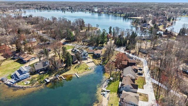 7788 W Royal Road, Morton Twp, MI 49346