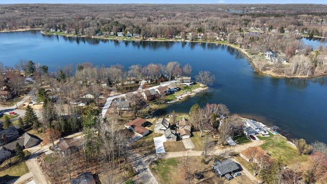 7788 W Royal Road, Morton Twp, MI 49346