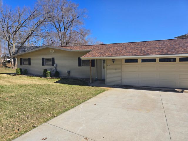 7788 W Royal Road, Morton Twp, MI 49346