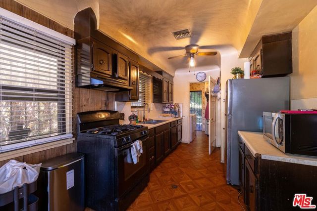 2420 W 101st Street, Inglewood, CA 90303