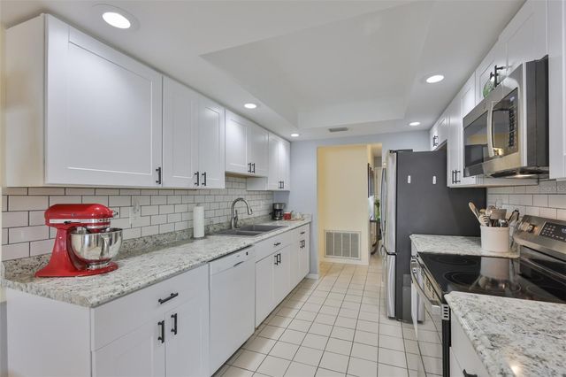 1809 GRANVILLE LANE, Sun City Center, FL 33573