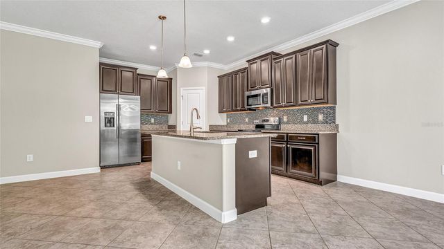 1695 LUDINGTON AVENUE, Wesley Chapel, FL 33543