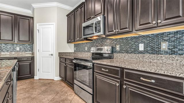 1695 LUDINGTON AVENUE, Wesley Chapel, FL 33543