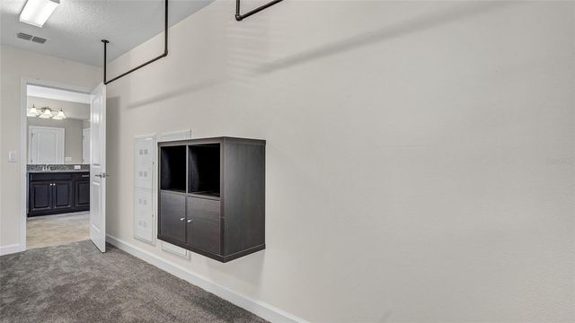 1695 LUDINGTON AVENUE, Wesley Chapel, FL 33543