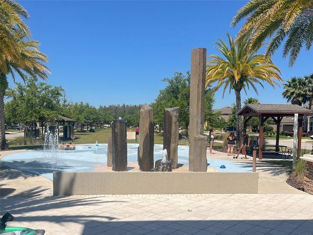 1695 LUDINGTON AVENUE, Wesley Chapel, FL 33543