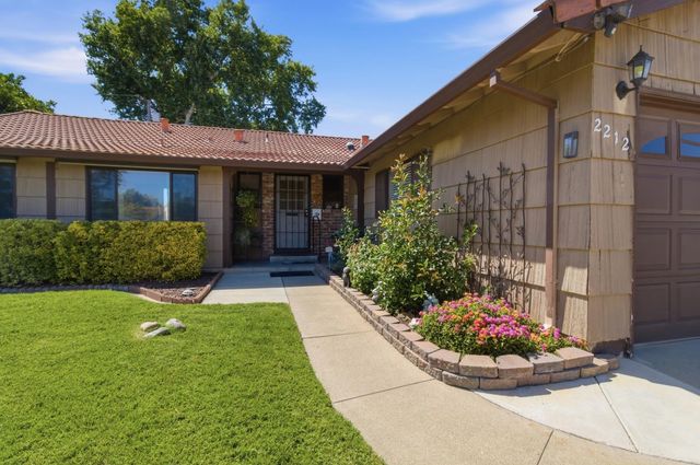 2212 Alegre Ct, Rancho Cordova, CA 95670