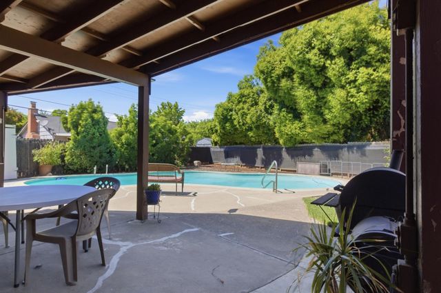 2212 Alegre Ct, Rancho Cordova, CA 95670