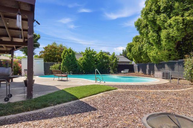 2212 Alegre Ct, Rancho Cordova, CA 95670
