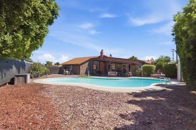 2212 Alegre Ct, Rancho Cordova, CA 95670