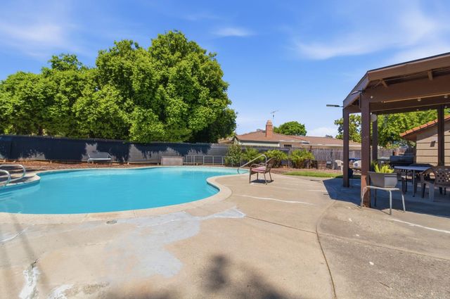 2212 Alegre Ct, Rancho Cordova, CA 95670
