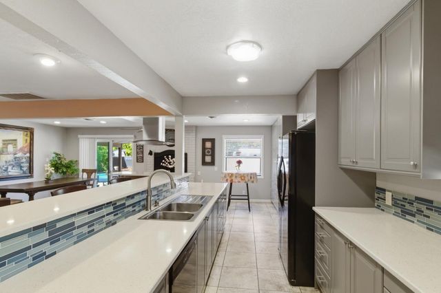 2212 Alegre Ct, Rancho Cordova, CA 95670