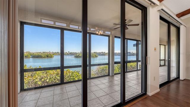 6275 MIDNIGHT PASS ROAD 6275, Sarasota, FL 34242