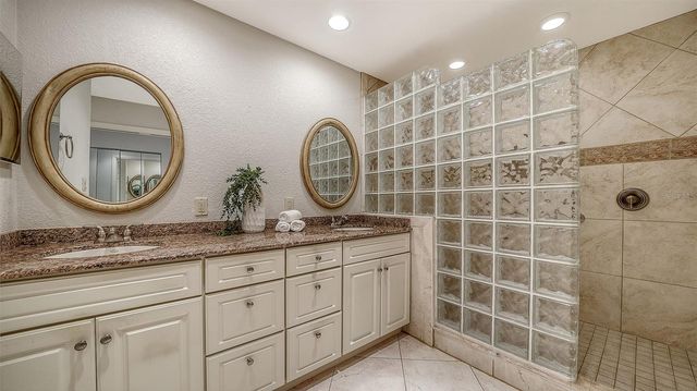 6275 MIDNIGHT PASS ROAD 6275, Sarasota, FL 34242