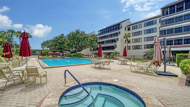 6275 MIDNIGHT PASS ROAD 6275, Sarasota, FL 34242