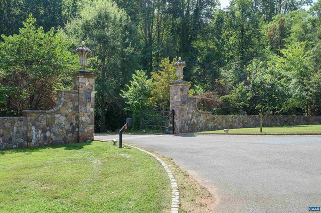 2621 COOPERS LN, Charlottesville, VA 22902