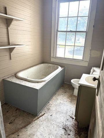 402 Wilson Ave, Houma, LA 70364