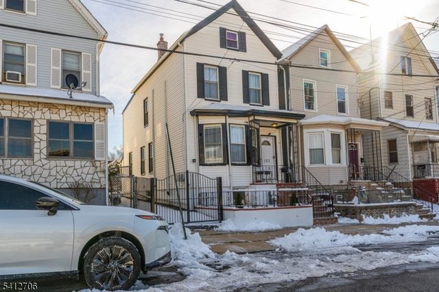 123 Jacques St, Elizabeth City, NJ 07201