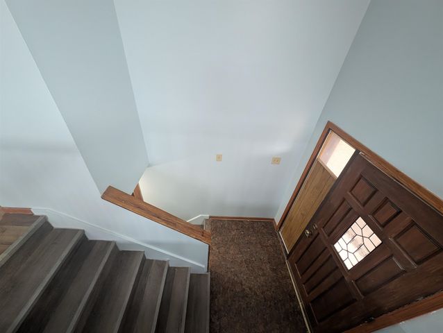 2204 S Bennett St, Wichita, KS 67213