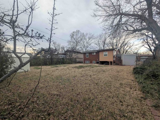 2204 S Bennett St, Wichita, KS 67213