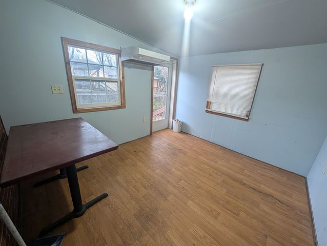 2204 S Bennett St, Wichita, KS 67213