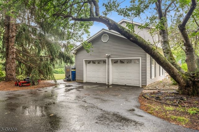 1 Oak Grove Rd, Raritan Twp., NJ 08822