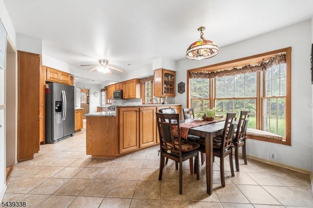 1 Oak Grove Rd, Raritan Twp., NJ 08822