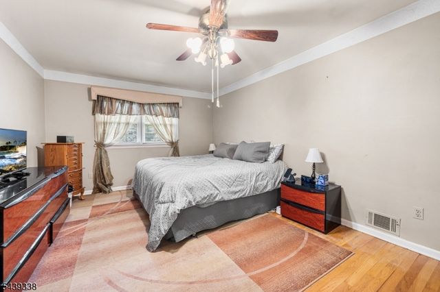 1 Oak Grove Rd, Raritan Twp., NJ 08822