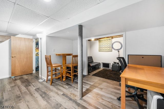 1 Oak Grove Rd, Raritan Twp., NJ 08822