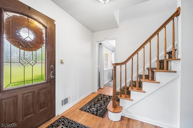 1 Oak Grove Rd, Raritan Twp., NJ 08822