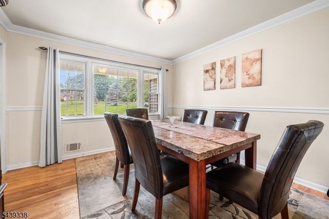 1 Oak Grove Rd, Raritan Twp., NJ 08822