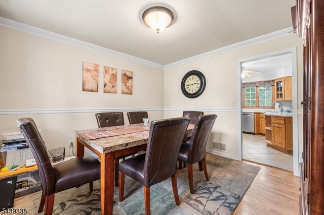 1 Oak Grove Rd, Raritan Twp., NJ 08822