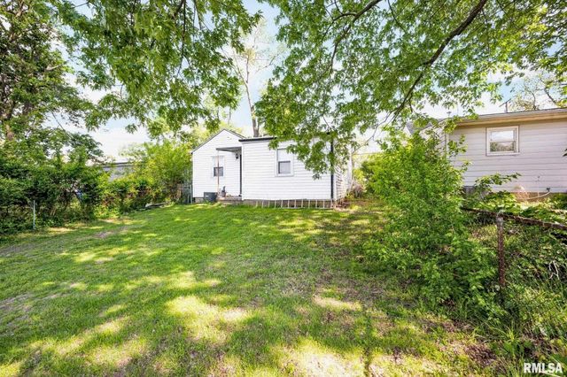 724 E DIVISION Avenue, Peoria Heights, IL 61616