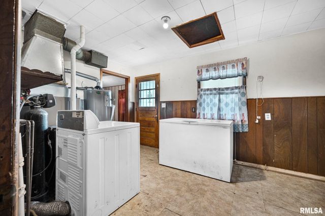 724 E DIVISION Avenue, Peoria Heights, IL 61616
