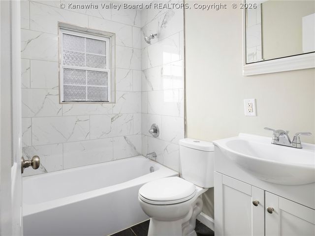 628 Carroll Street, St Albans, WV 25177