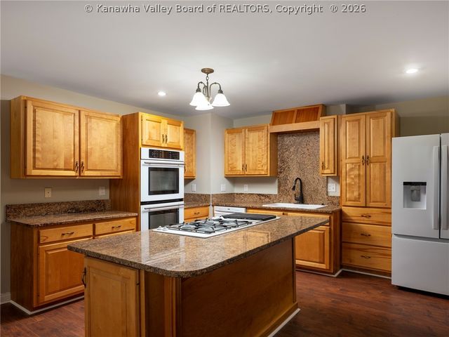 628 Carroll Street, St Albans, WV 25177