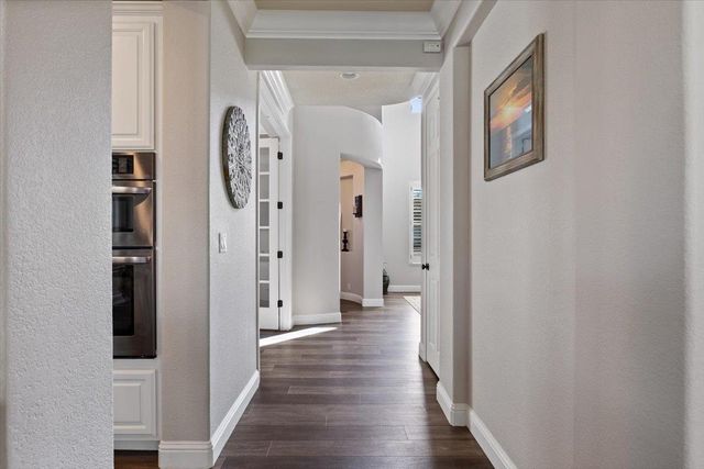 5209 Brookfield Cir, Rocklin, CA 95677