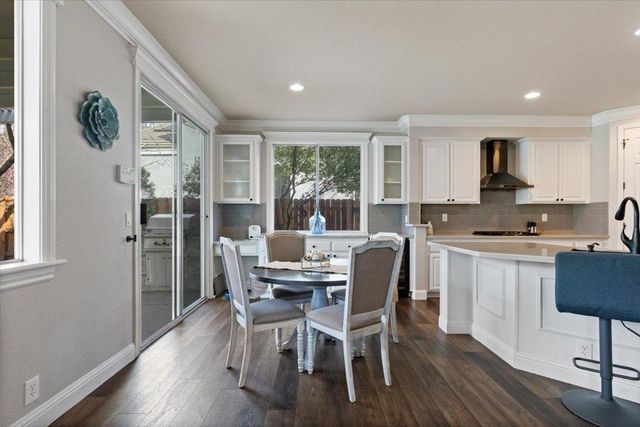 5209 Brookfield Cir, Rocklin, CA 95677