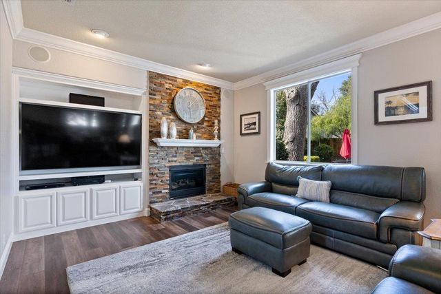5209 Brookfield Cir, Rocklin, CA 95677