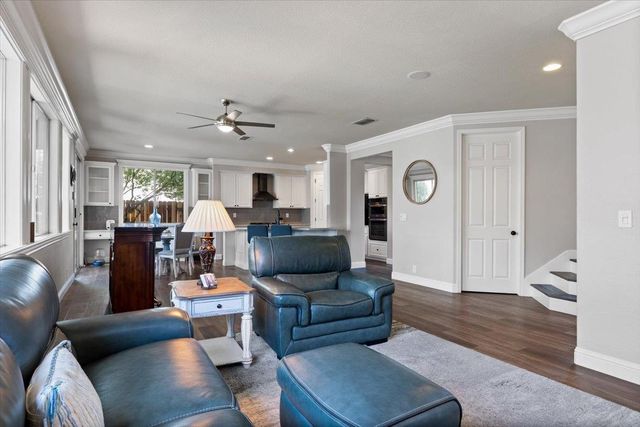 5209 Brookfield Cir, Rocklin, CA 95677