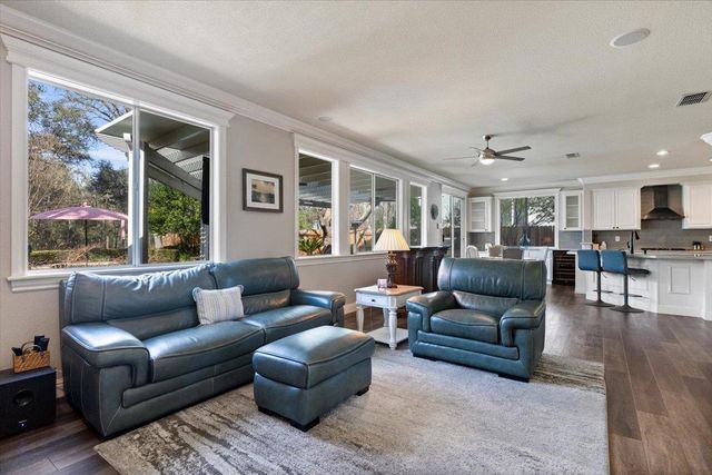 5209 Brookfield Cir, Rocklin, CA 95677