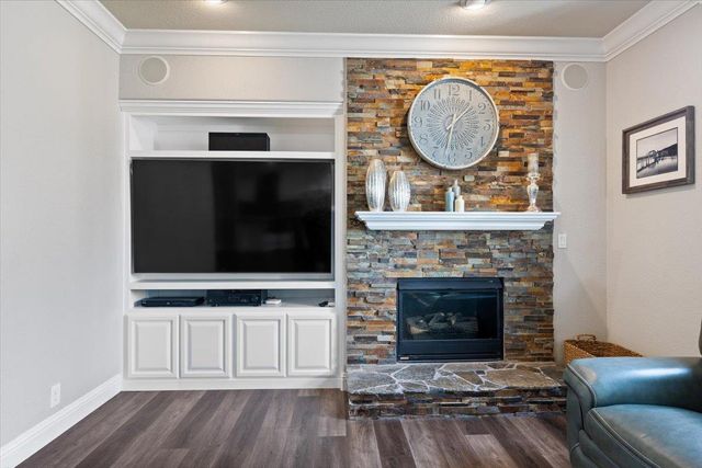 5209 Brookfield Cir, Rocklin, CA 95677